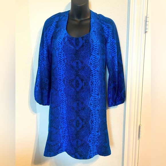 Jay Godfrey silk blue snakeskin/crocodile print long blouse sz 6, back cut out - Picture 1 of 4